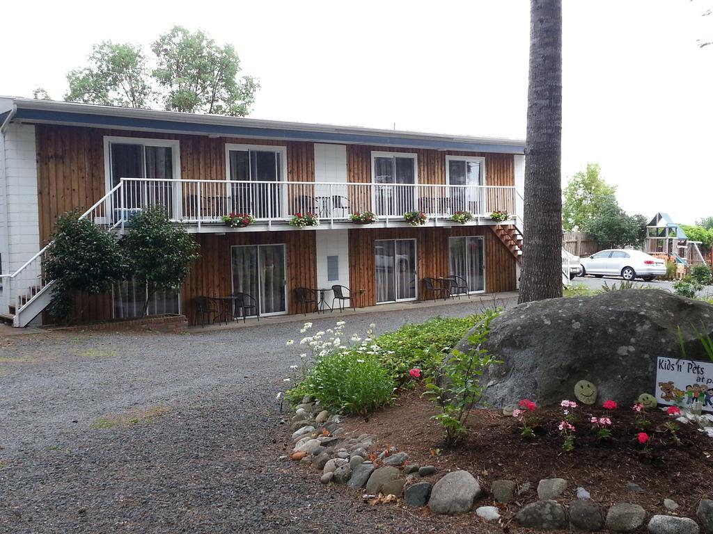 Edgewater Motel Campbell River Exterior foto